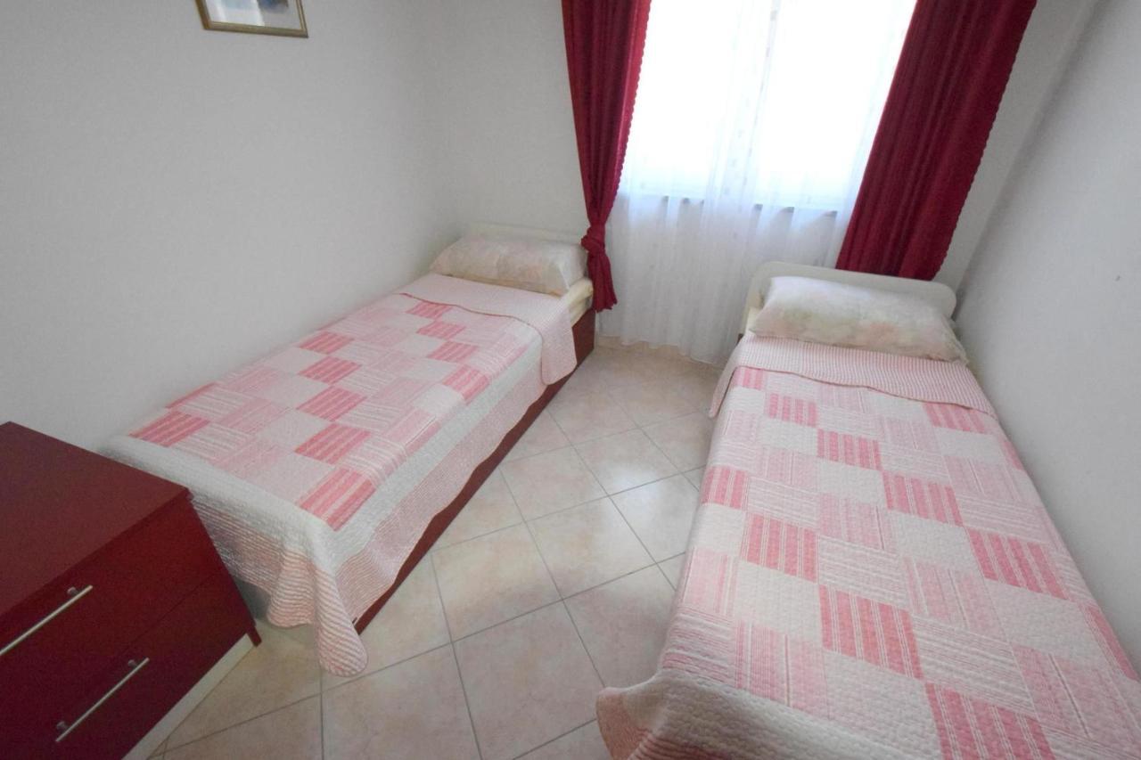 Apartments Gabrijel Malinska Bagian luar foto