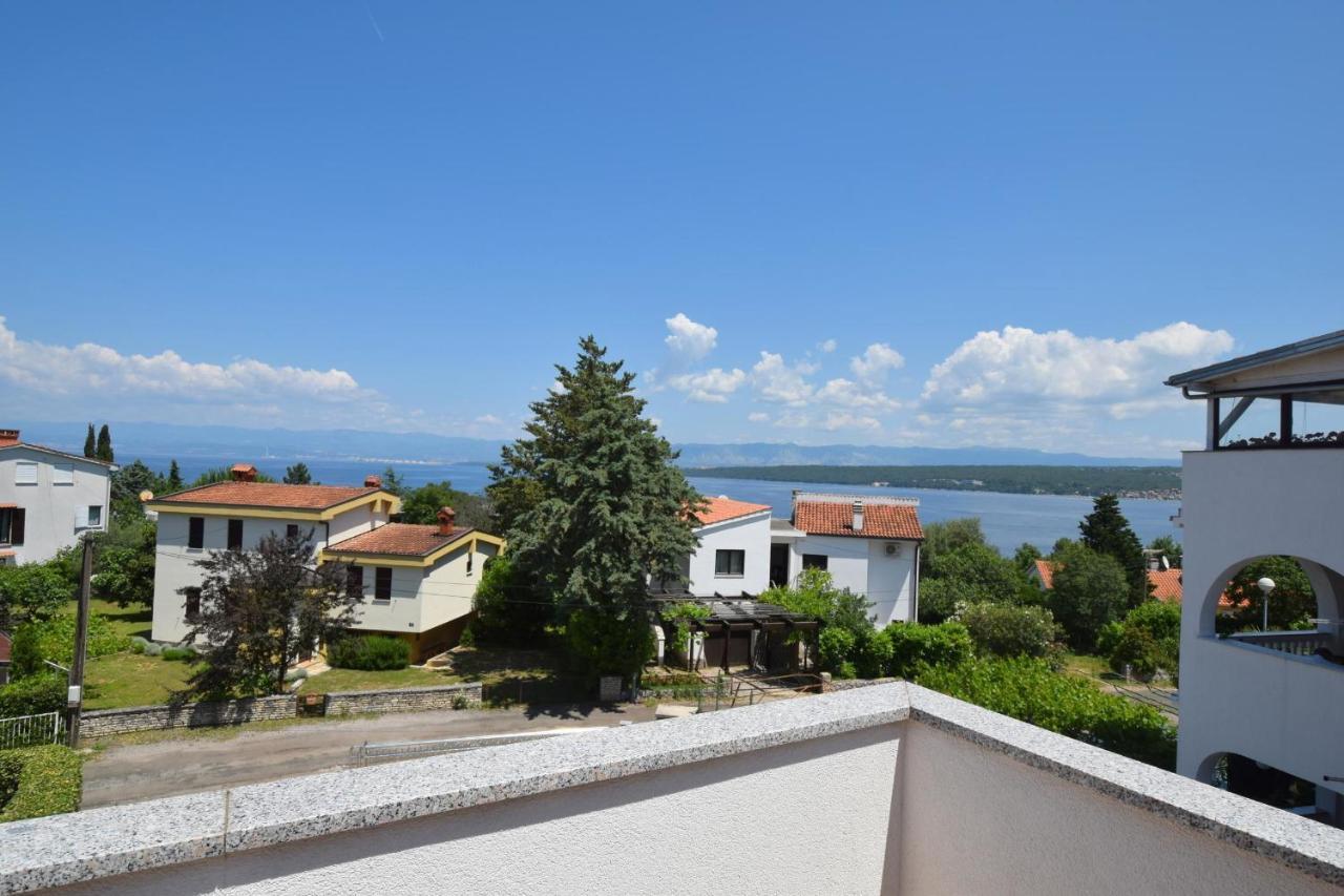 Apartments Gabrijel Malinska Bagian luar foto