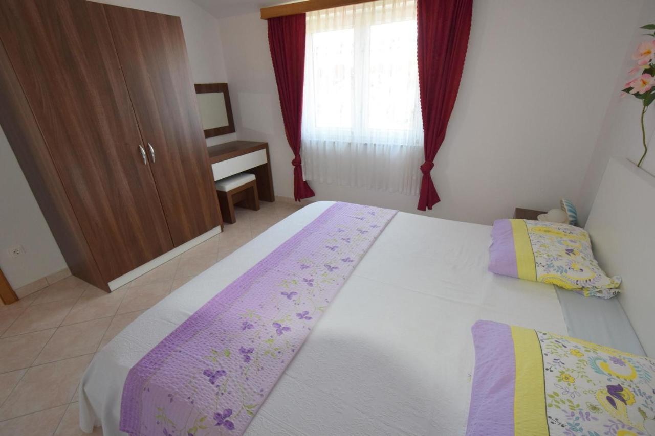 Apartments Gabrijel Malinska Bagian luar foto